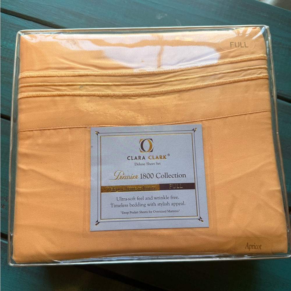 Clara Clark Premier 1800 Collection Sheet Set in Apricot